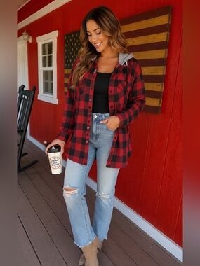 Young USA Hooded Buffalo Plaid Shacket Jacket Red Black Gray Hood Size Large NWT